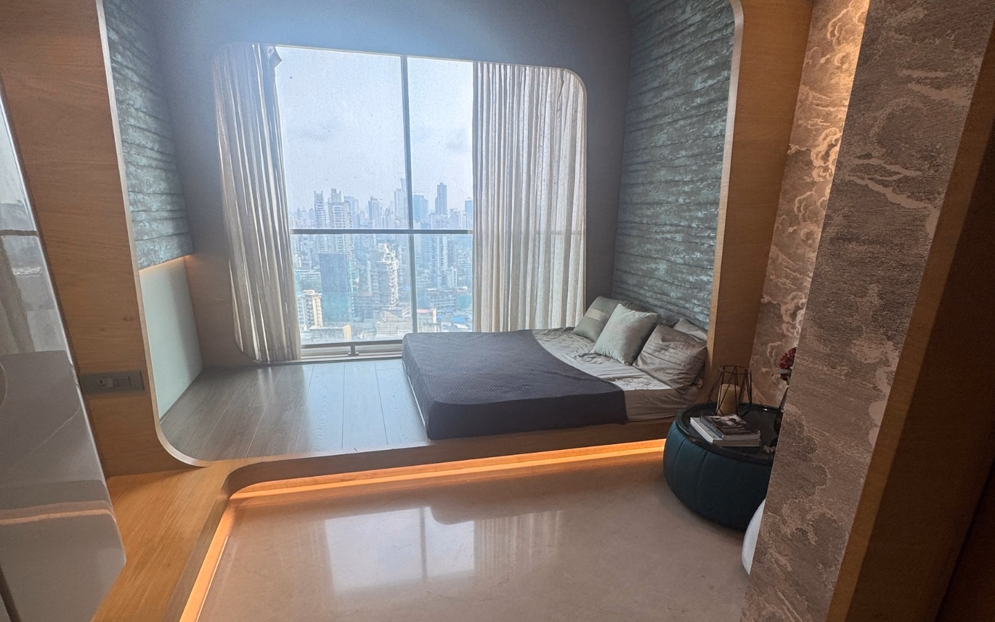 Fully Furnished 5 BHK with Servant Rooms in Byculla West, South Mumbai