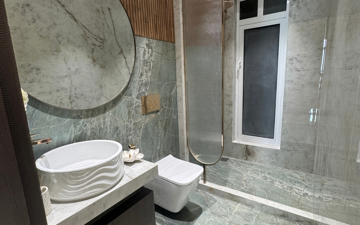 Ready-to-Move 3 BHK Luxury Apartment in Byculla West, South Mumbai 07 Ready-to-Move 3 BHK Luxury Apartment in Byculla West, South Mumbai