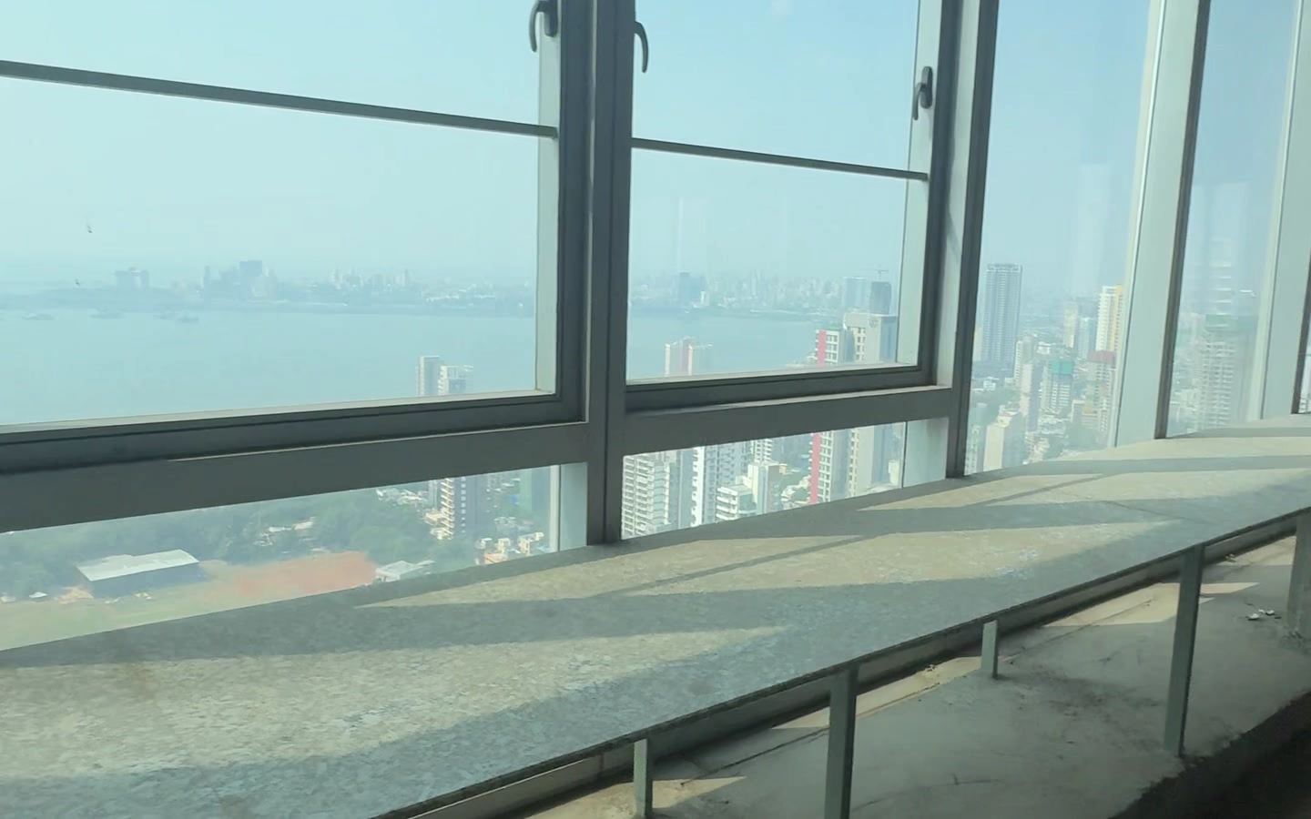 Office space for lease in Kohinoor Square, Dadar West - city and sea view from the office windows