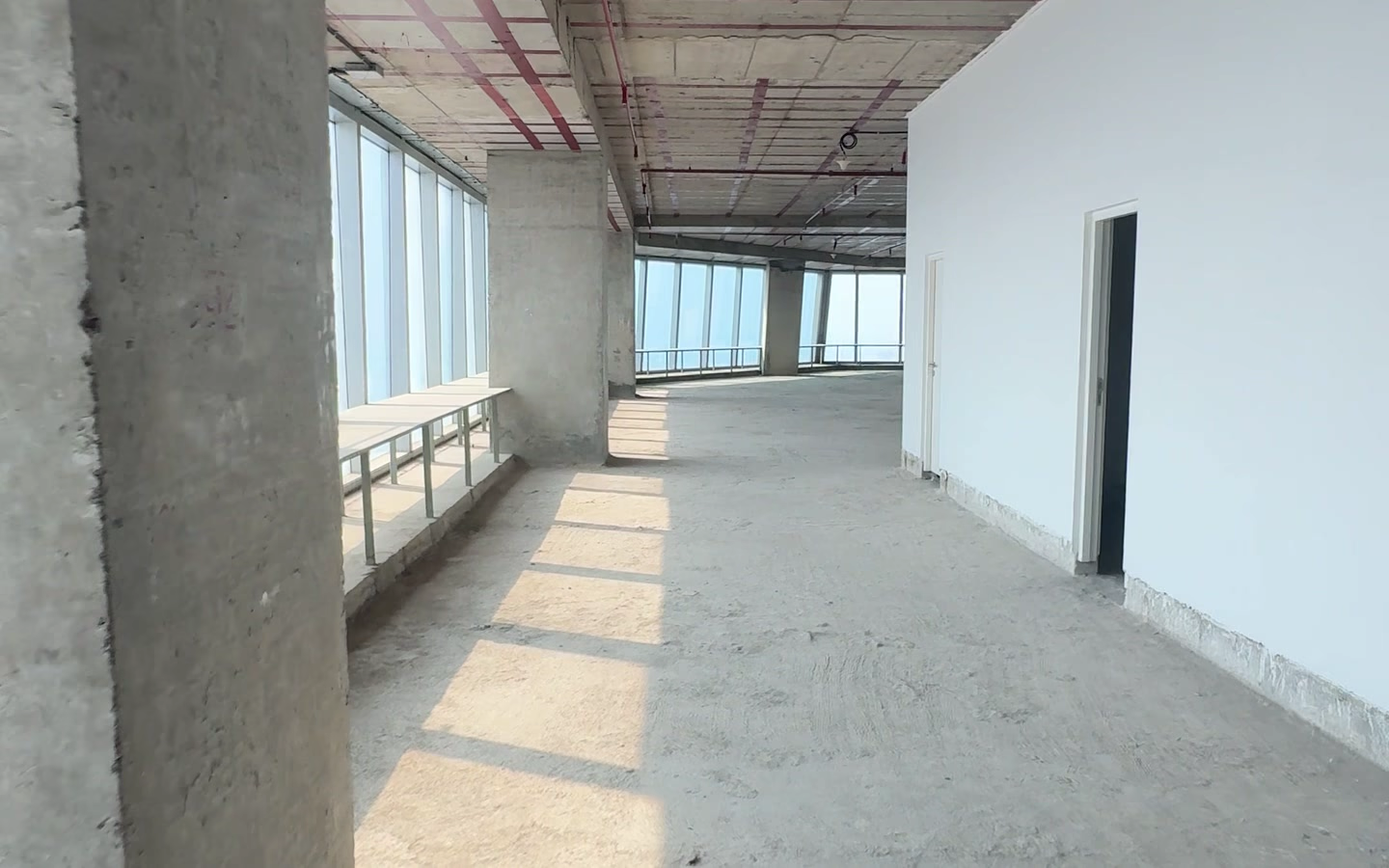 Office space for lease in Kohinoor Square, Dadar West - office floor depth and column layout